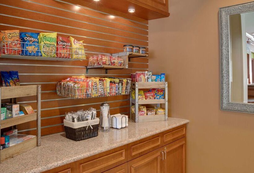 בית מלון כפרי Hilton Garden Inn Oklahoma City Airport