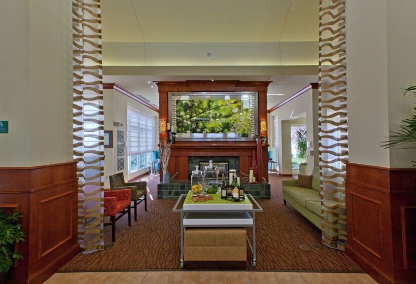 בית מלון כפרי Hilton Garden Inn Oklahoma City Airport