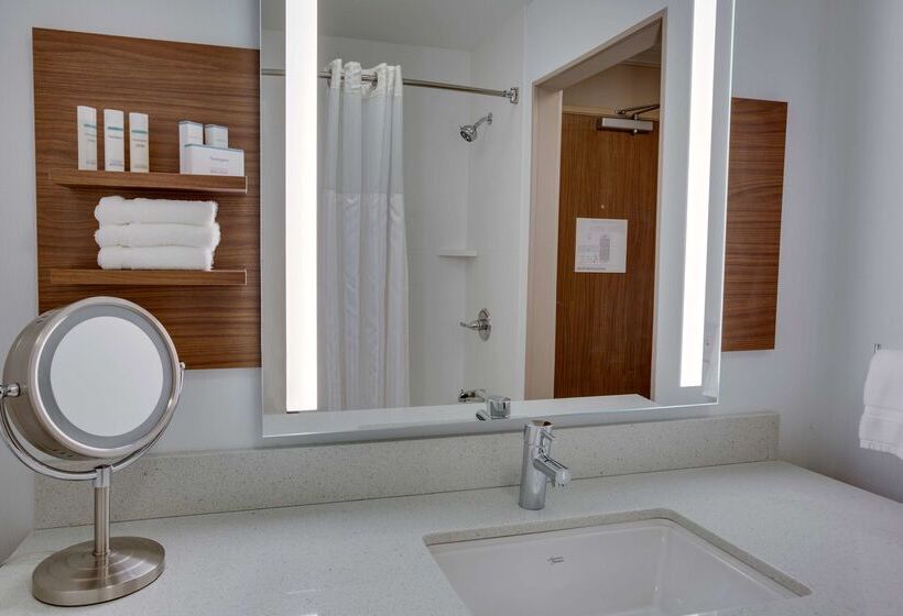 בית מלון כפרי Hilton Garden Inn Oklahoma City Airport