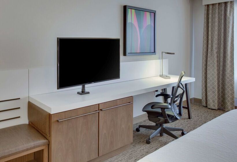 בית מלון כפרי Hilton Garden Inn Oklahoma City Airport