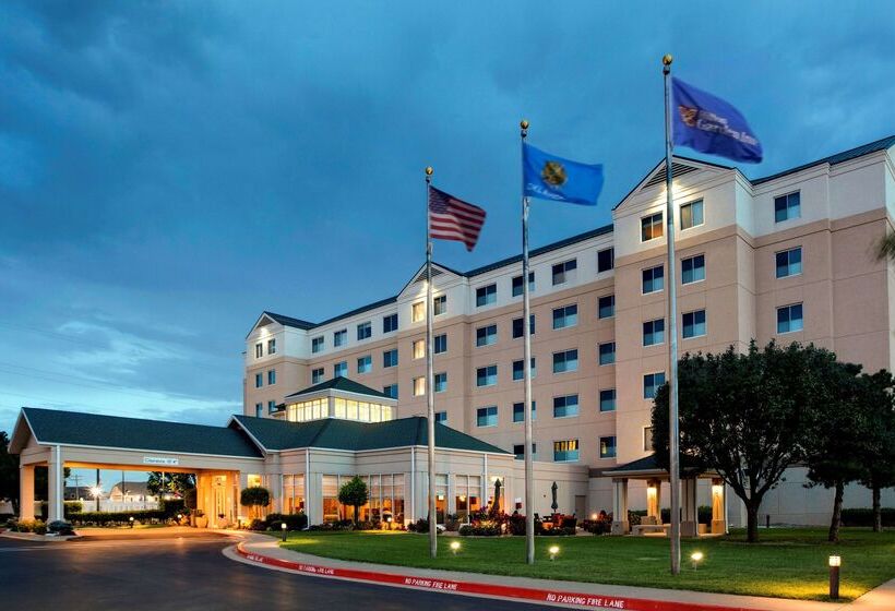 בית מלון כפרי Hilton Garden Inn Oklahoma City Airport