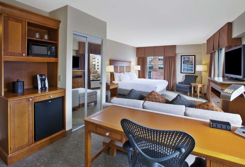 فندق Hilton Garden Inn Portland Downtown Waterfront