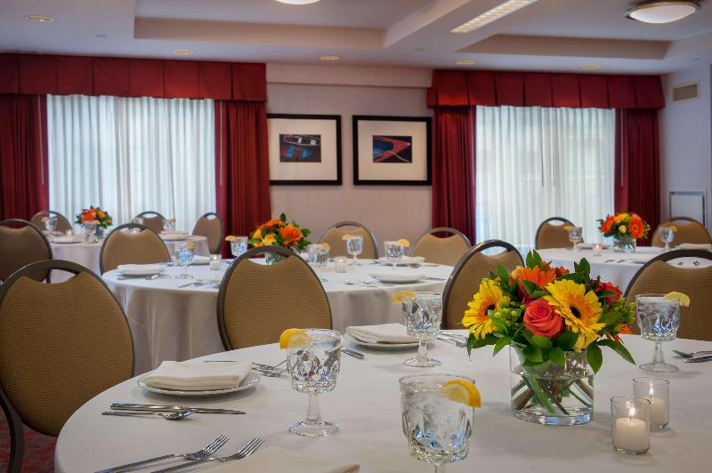 فندق Hilton Garden Inn Portland Downtown Waterfront