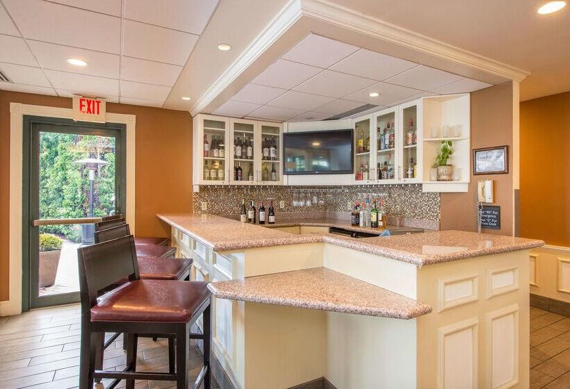 فندق Hilton Garden Inn Fishkill