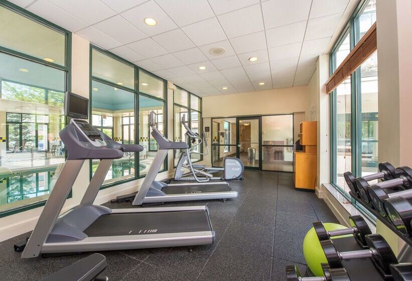 فندق Hilton Garden Inn Fishkill