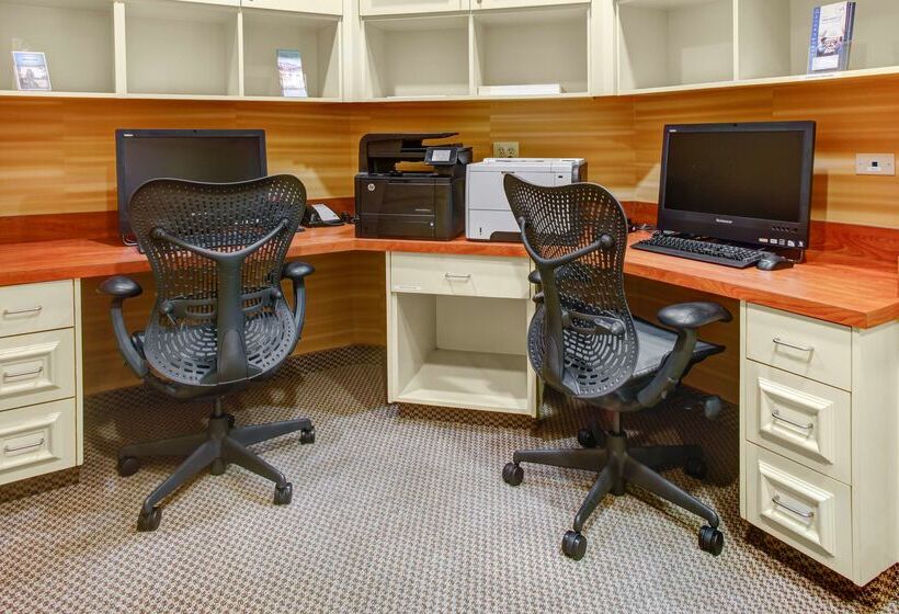 בית מלון כפרי Hilton Garden Inn Wilmington Mayfaire Town Center