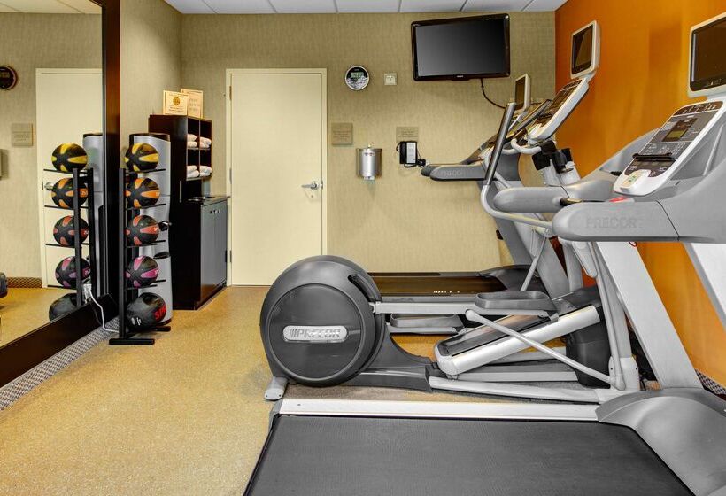 בית מלון כפרי Hilton Garden Inn Wilmington Mayfaire Town Center