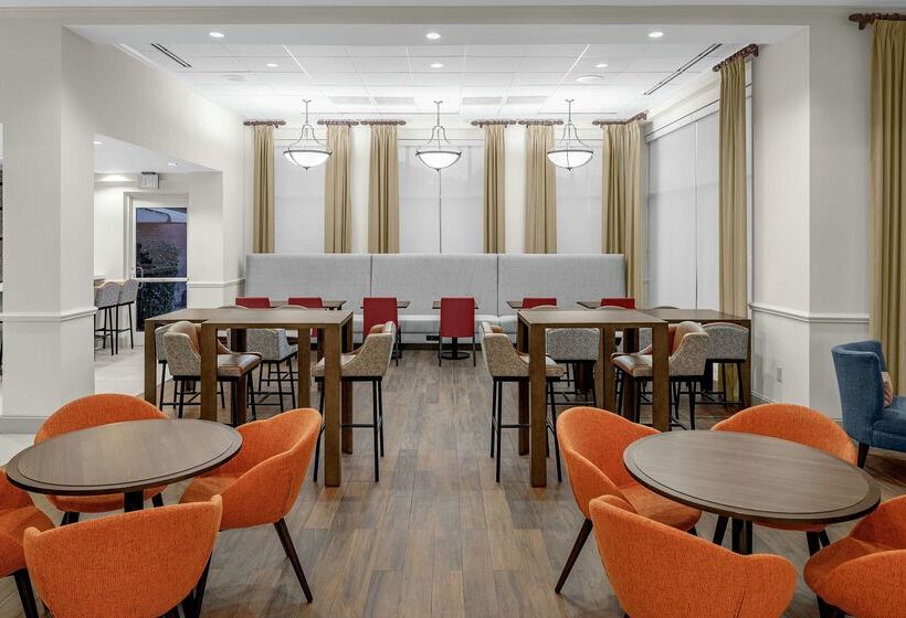 هتل Hilton Garden Inn Wilmington Mayfaire Town Center