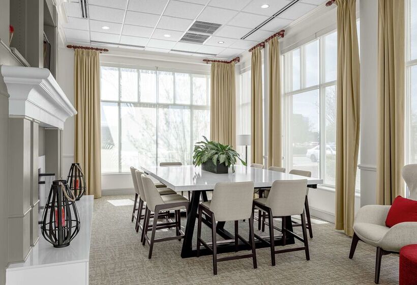 בית מלון כפרי Hilton Garden Inn Wilmington Mayfaire Town Center