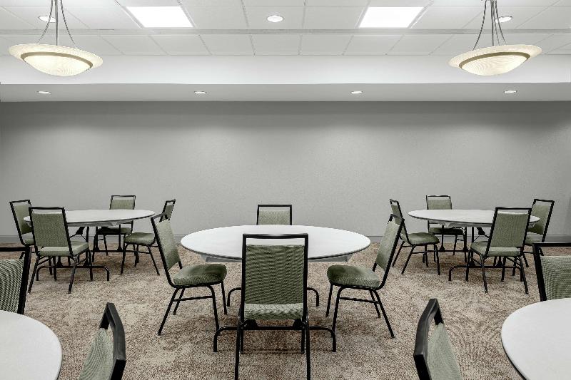 هتل Hilton Garden Inn Wilmington Mayfaire Town Center