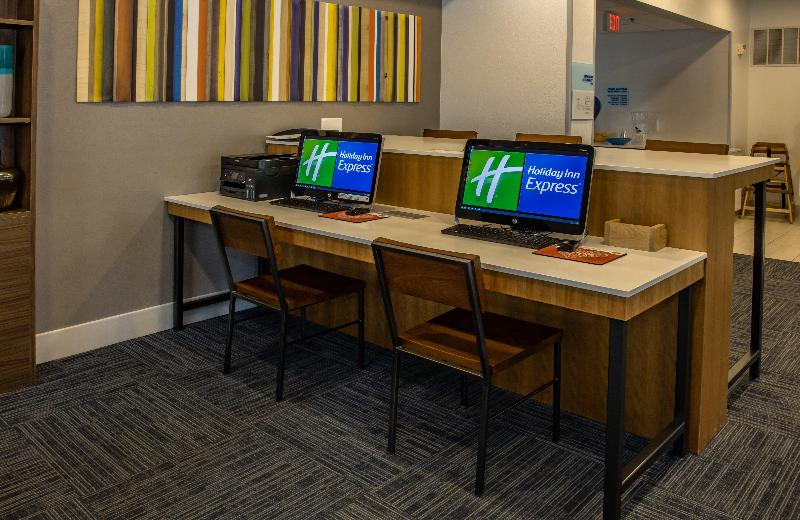 Holiday Inn Express Hotel & Suites Roseville   Galleria Area, An Ihg