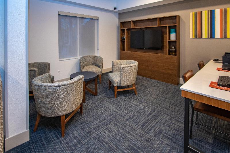 Holiday Inn Express Hotel & Suites Roseville   Galleria Area, An Ihg