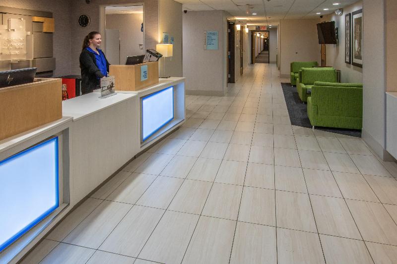 Holiday Inn Express Hotel & Suites Roseville   Galleria Area, An Ihg