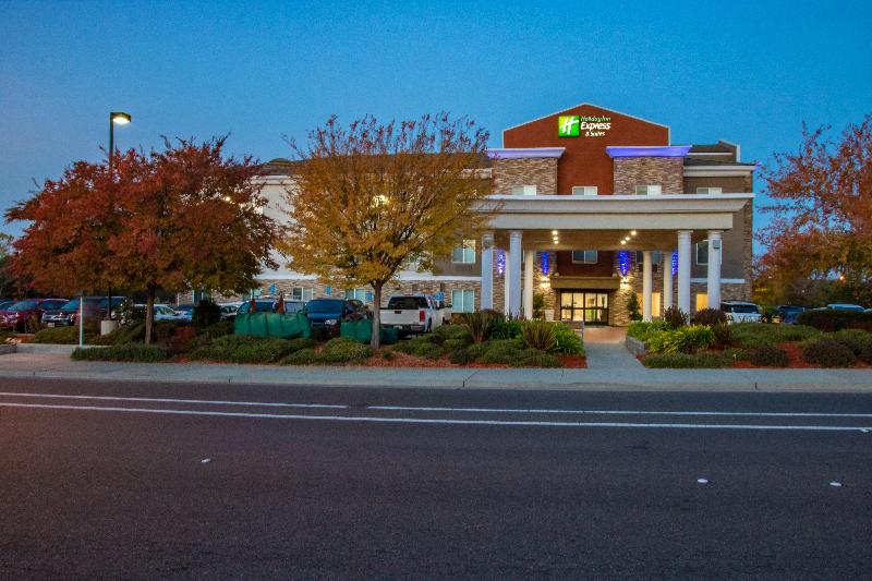 Holiday Inn Express Hotel & Suites Roseville   Galleria Area, An Ihg