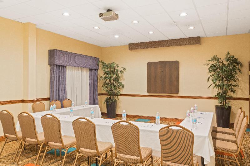 فندق Holiday Inn Express & Suites Lakeland North I 4, An Ihg