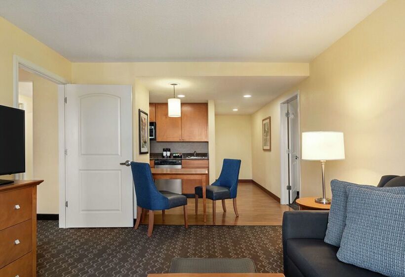 Отель Homewood Suites By Hilton Allentownbethlehem Airport
