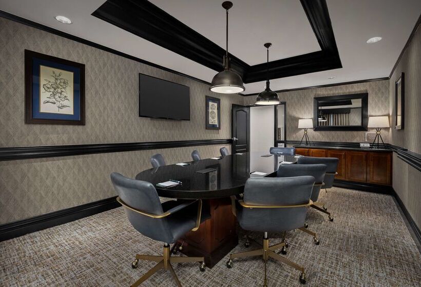 Отель Homewood Suites By Hilton At The Waterfront