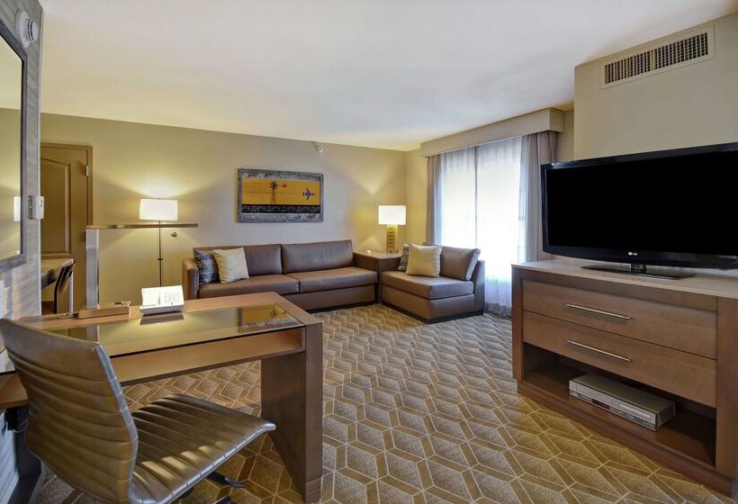 Отель Homewood Suites By Hilton At The Waterfront