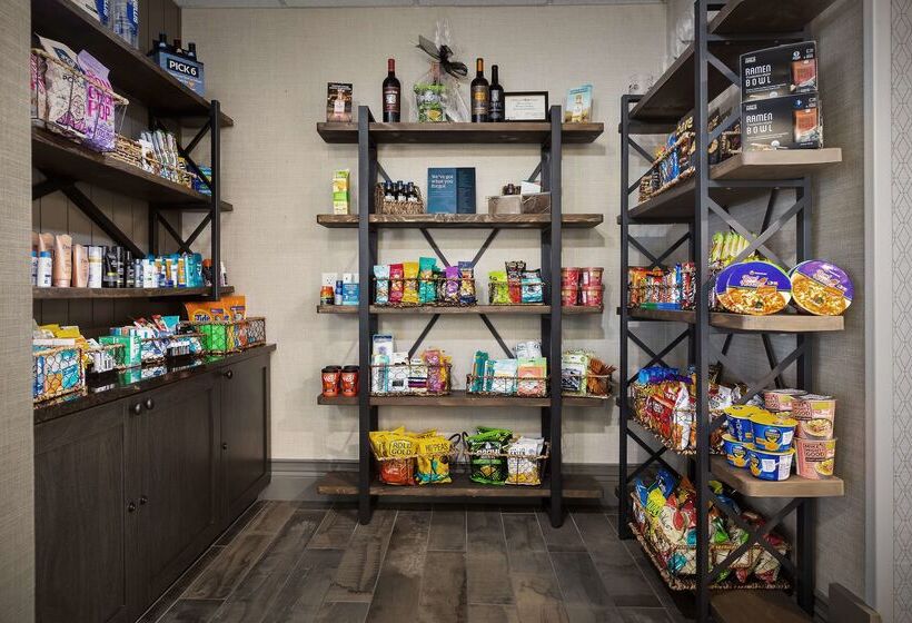 Отель Homewood Suites By Hilton At The Waterfront