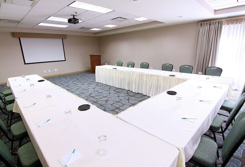 ホテル Homewood Suites By Hilton Fargo