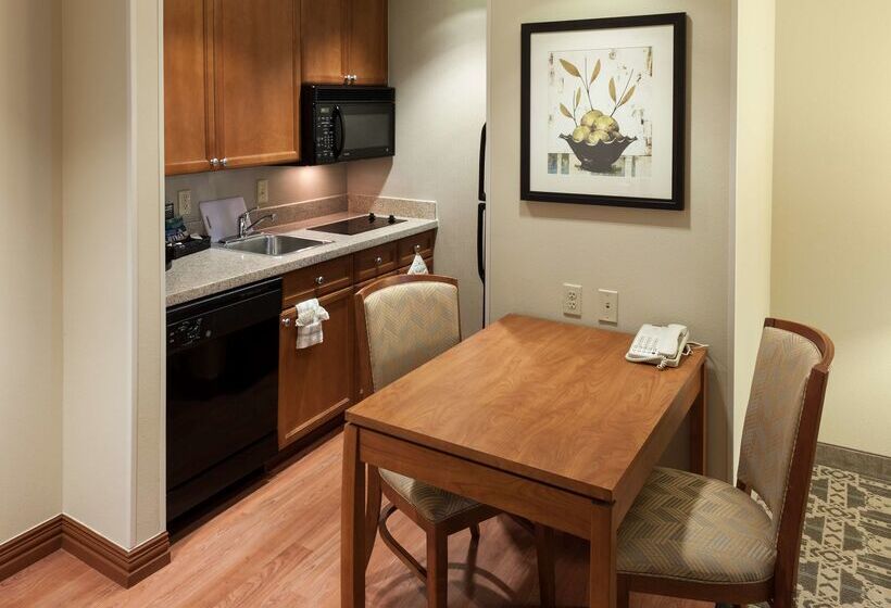 هتل Homewood Suites By Hilton Irvingdfw Airport