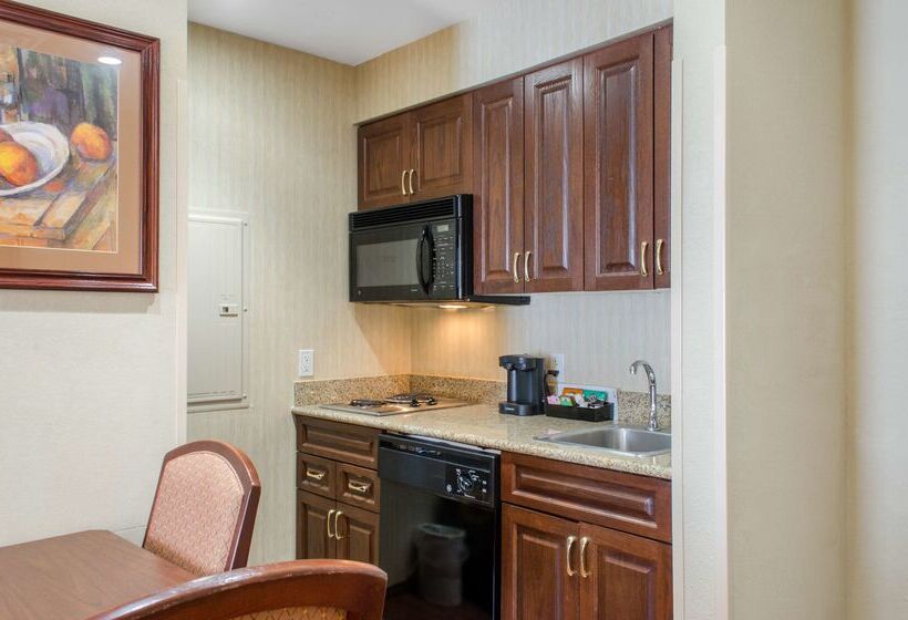 فندق Homewood Suites Covington