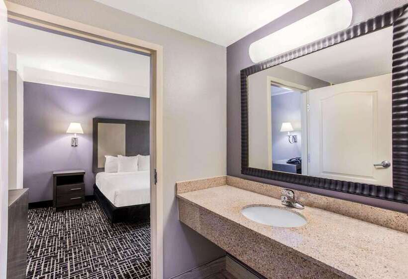 호텔 La Quinta Inn & Suites By Wyndham Fultondale Birmingham N