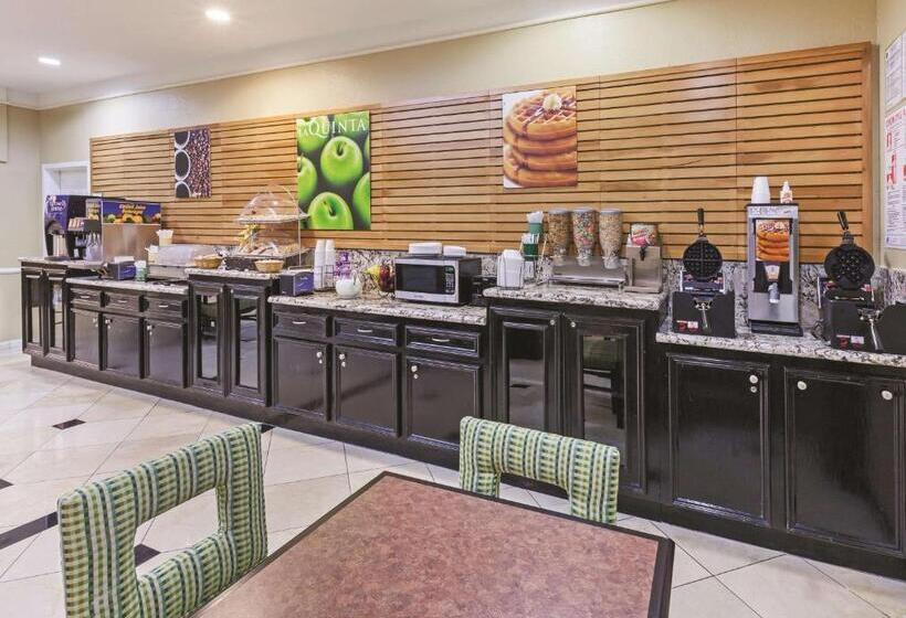 هتل La Quinta By Wyndham Pearland