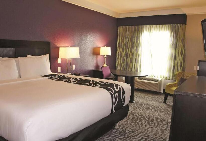 Отель La Quinta By Wyndham Pearland