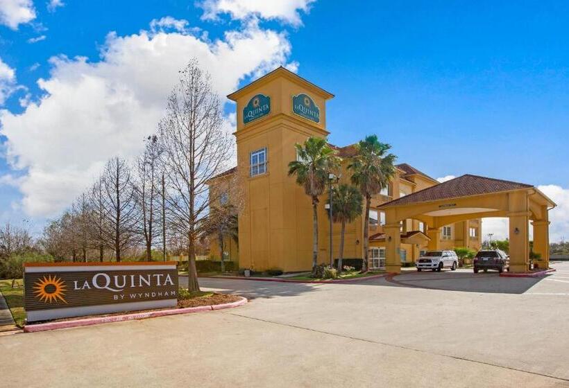 Отель La Quinta By Wyndham Pearland