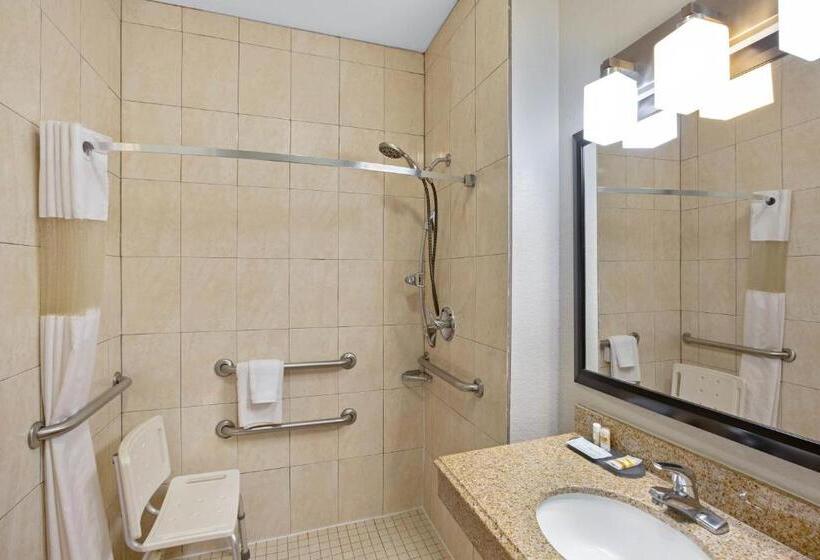 هتل La Quinta By Wyndham Pearland