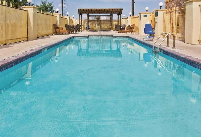 Отель La Quinta Inn And Suites By Wyndham   Schertz