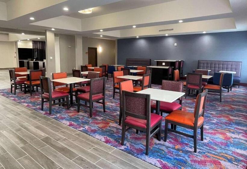 Отель La Quinta Inn And Suites By Wyndham   Schertz