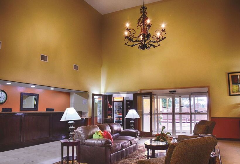 ホテル La Quinta By Wyndham Alice