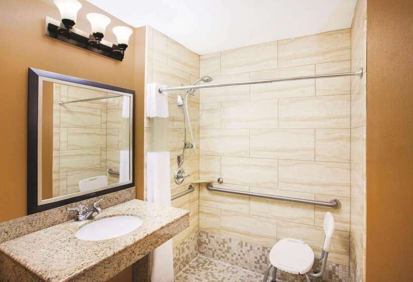 فندق La Quinta Inn & Suites By Wyndham Allen At The Village