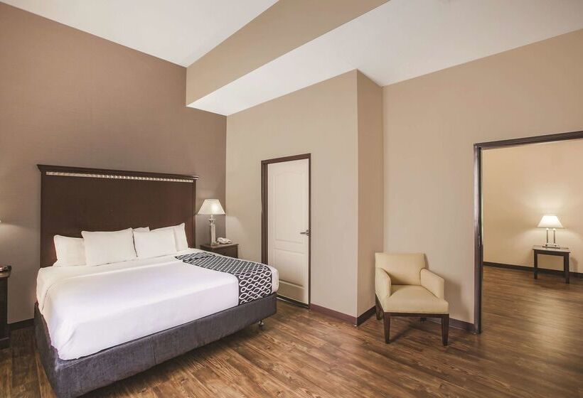 فندق La Quinta Inn & Suites By Wyndham Allen At The Village