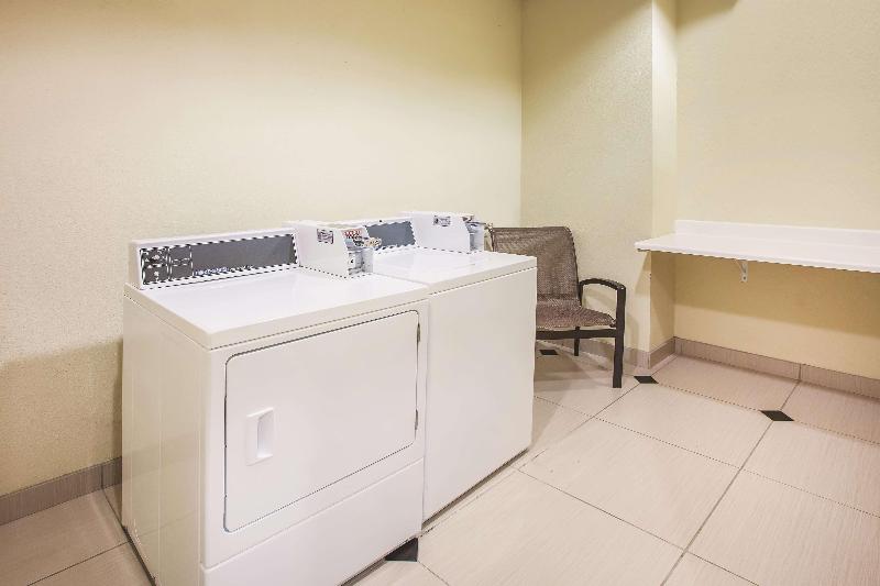 فندق La Quinta Inn & Suites By Wyndham Allen At The Village