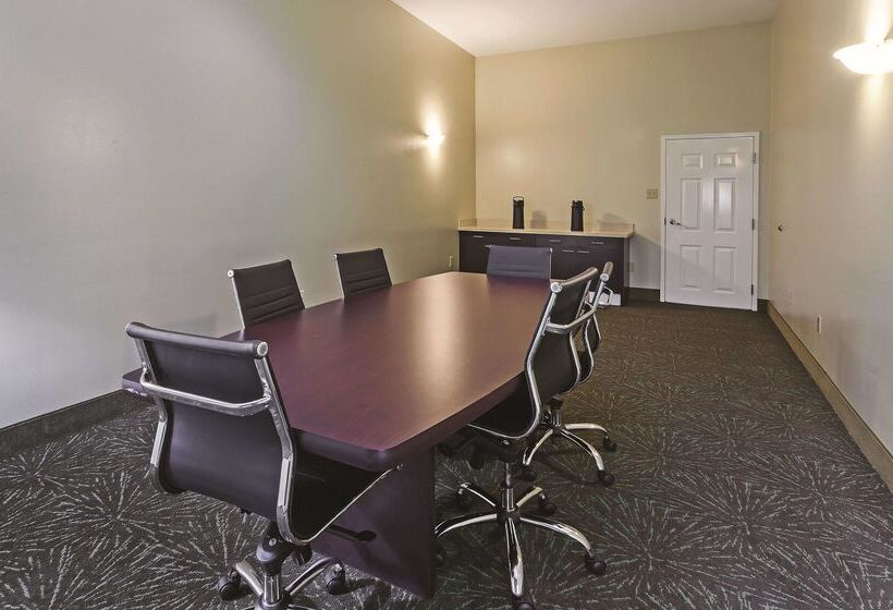 호텔 La Quinta Inn & Suites By Wyndham Angleton