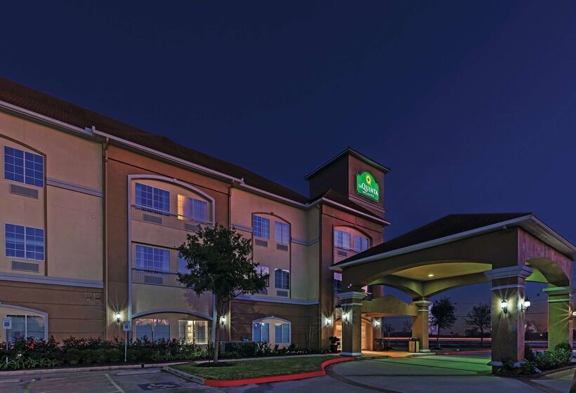 호텔 La Quinta Inn & Suites By Wyndham Angleton