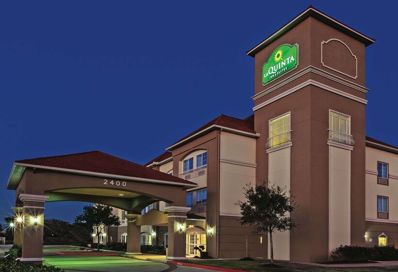 Отель La Quinta Inn & Suites By Wyndham Angleton