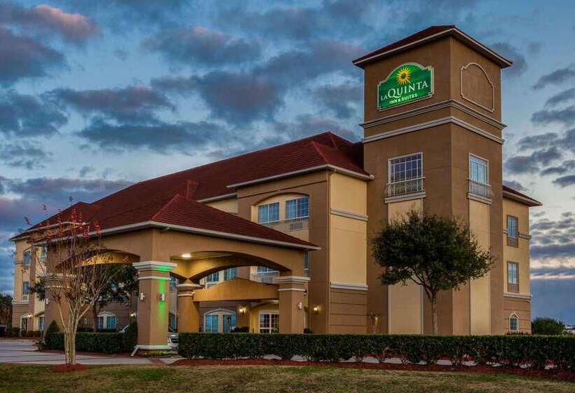 호텔 La Quinta Inn & Suites By Wyndham Angleton
