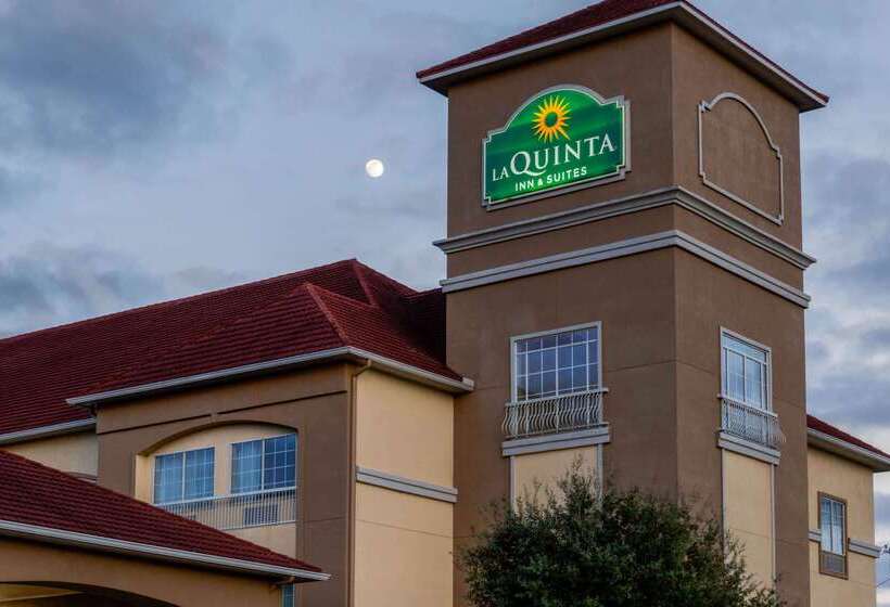 Отель La Quinta Inn & Suites By Wyndham Angleton