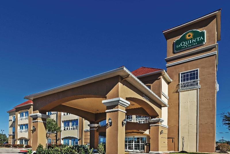 Отель La Quinta Inn & Suites By Wyndham Angleton
