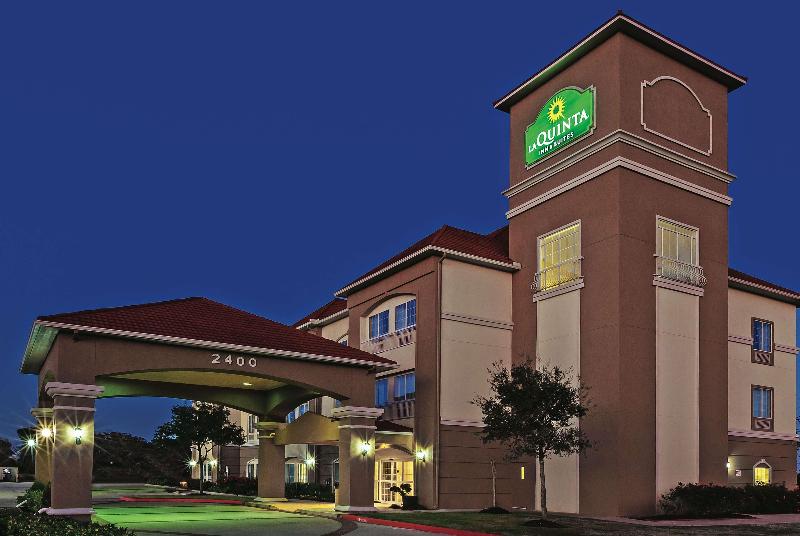 Отель La Quinta Inn & Suites By Wyndham Angleton