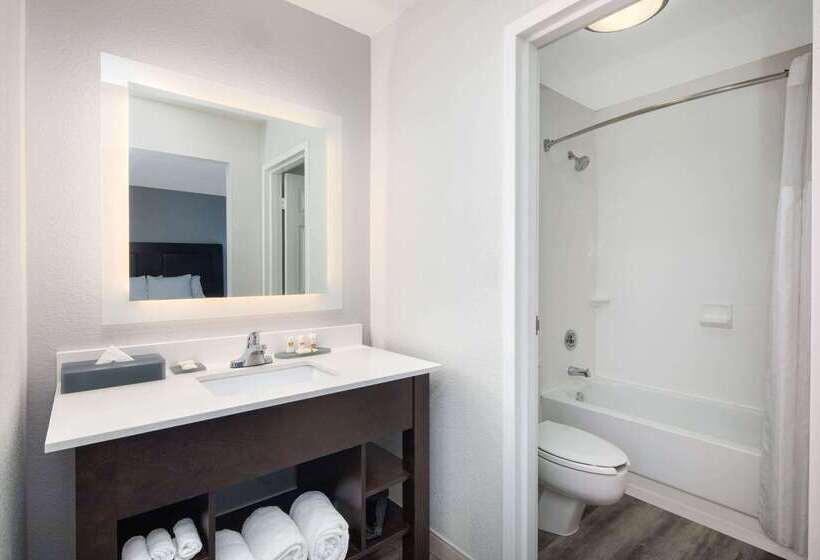 Отель La Quinta By Wyndham Atlanta Airport South