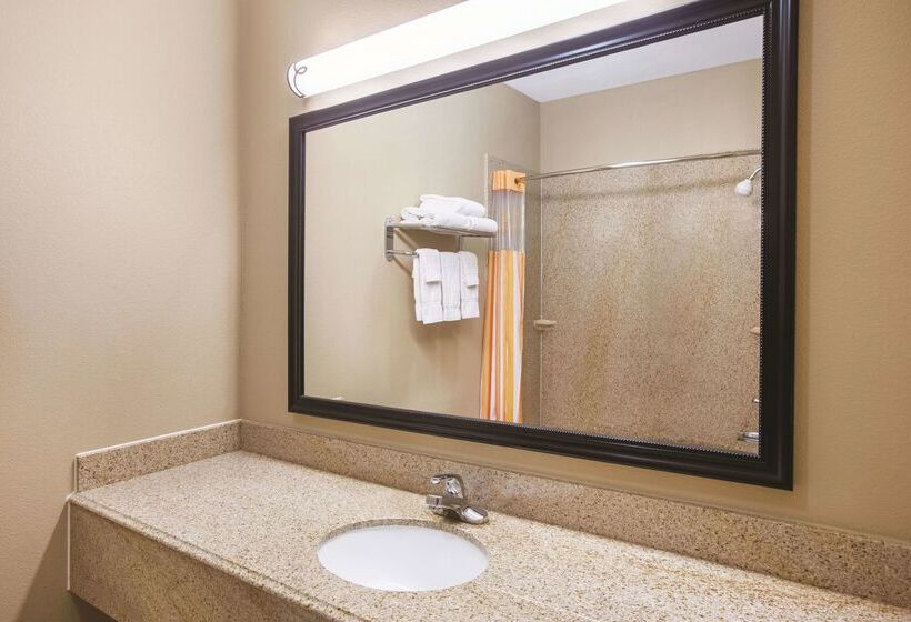 فندق La Quinta By Wyndham Bay City