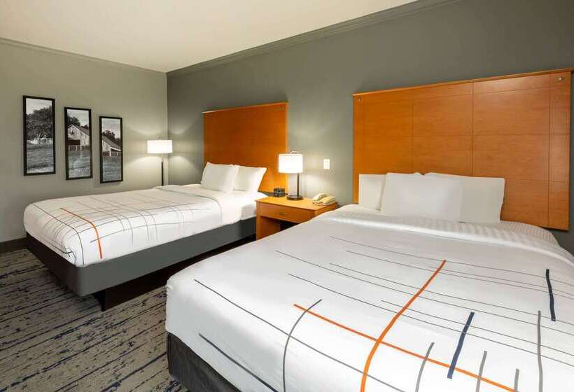 Отель La Quinta By Wyndham Bridgeport