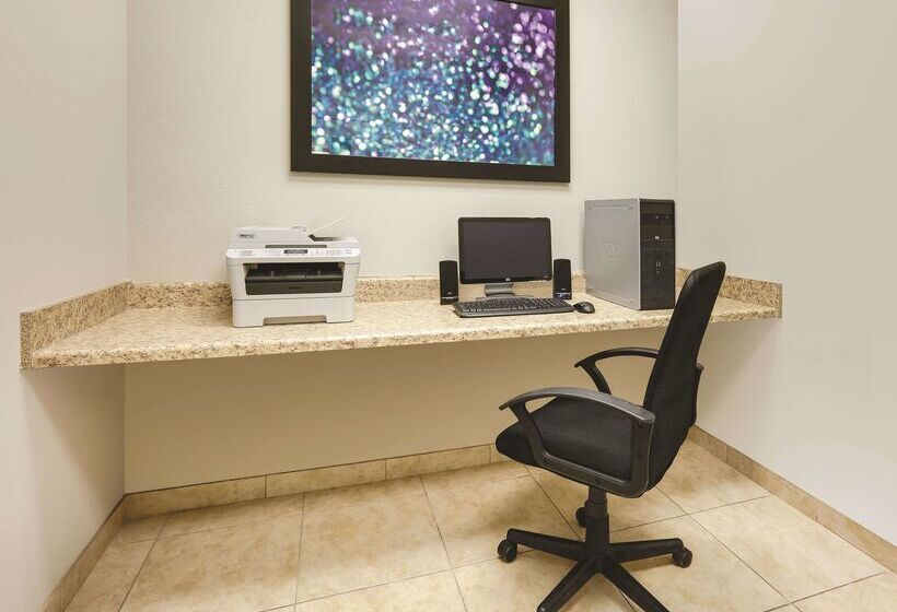 فندق La Quinta By Wyndham Brownwood