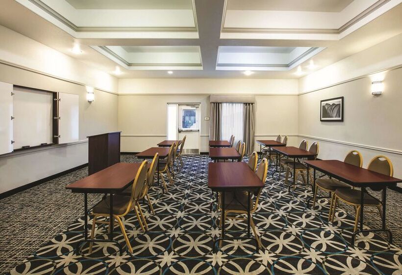 فندق La Quinta By Wyndham Brownwood