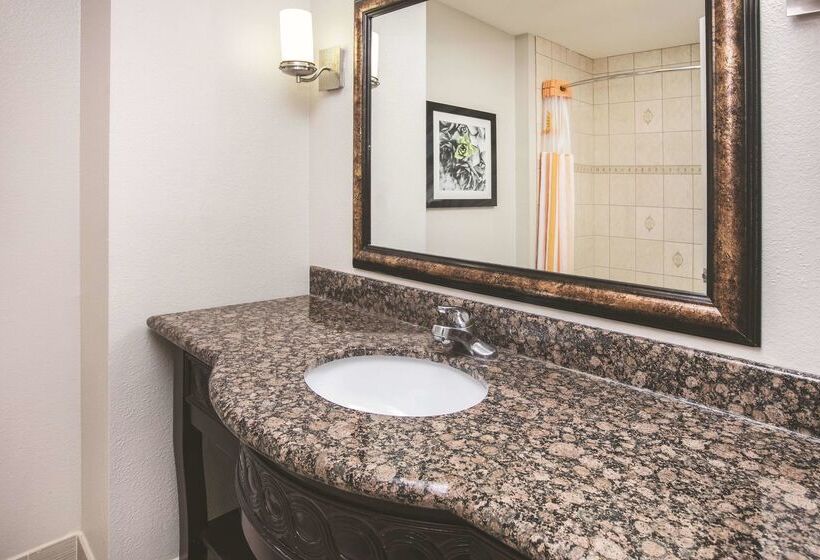 호텔 Baymont By Wyndham Dallas South Desoto